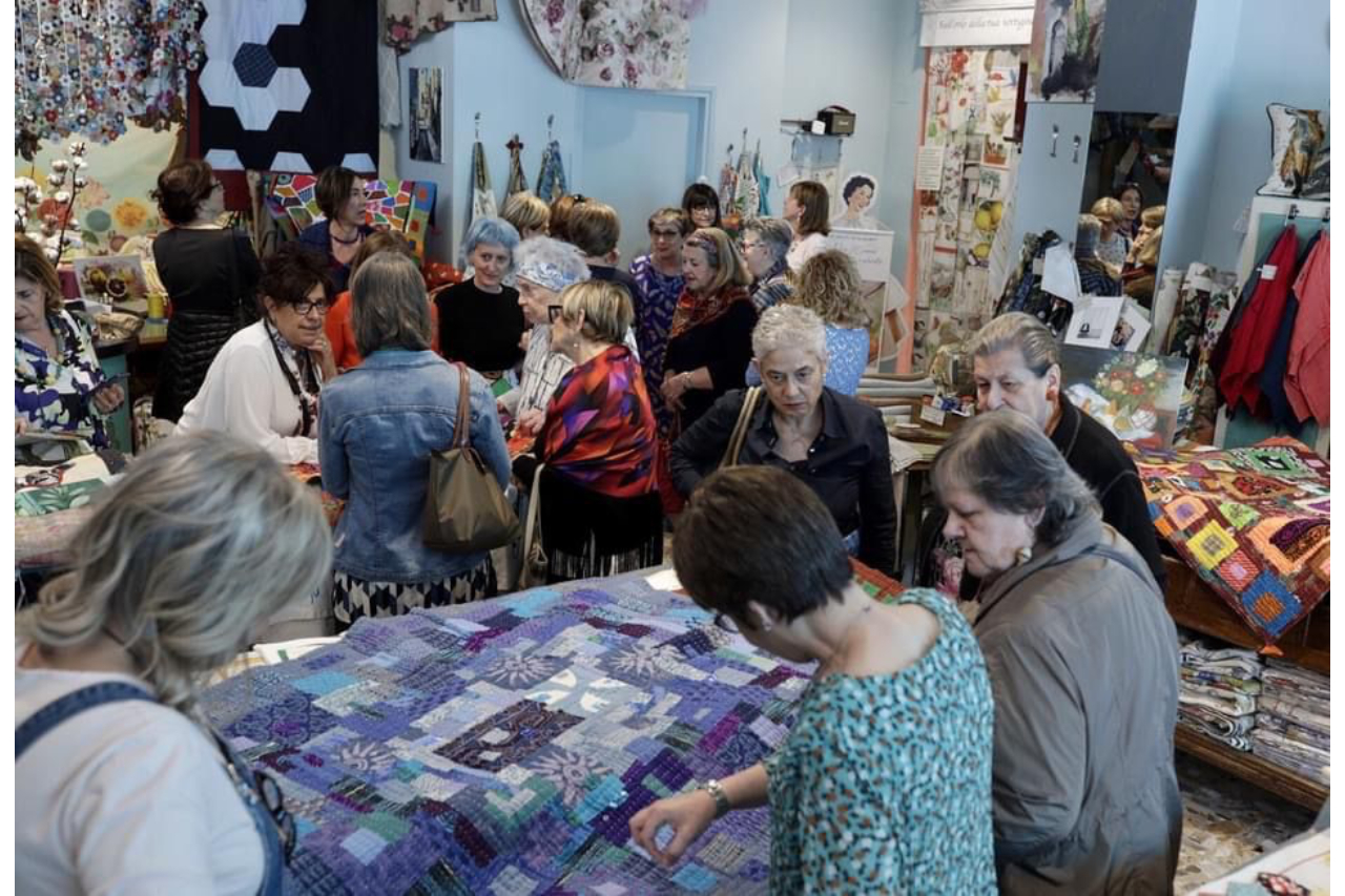 <p>Some pictures of the three-day event for Margaret Fabrizio, an artist who came from overseas</p>
<p>for the Verona Tessile Patchwork and Textile Art Biennial (Cristina Fioraso is part of the association that organises it)</p>
